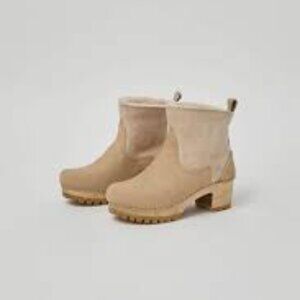 No.6  5" Pull on Shearling Clog Boot on Mid Tread sz 42